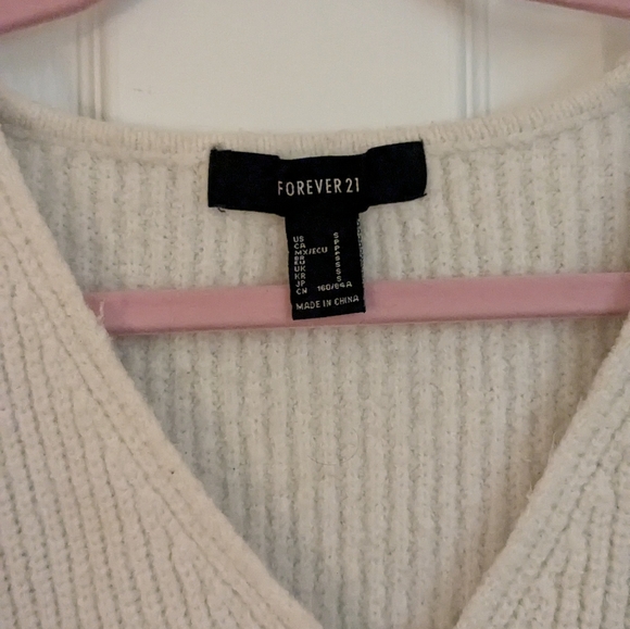 Cropped Cardigan - Picture 3 of 4